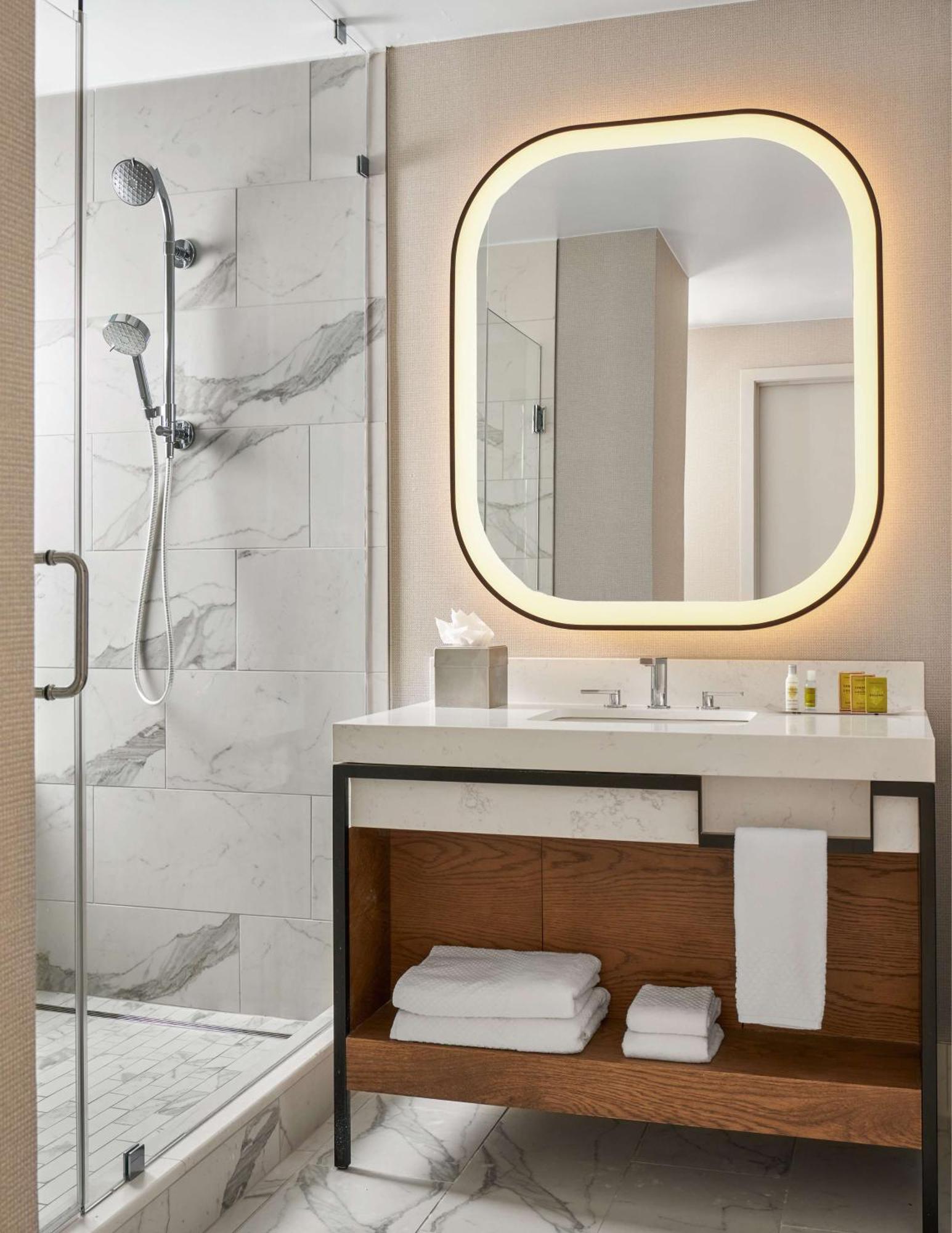 Doubletree By Hilton - Field Dallas